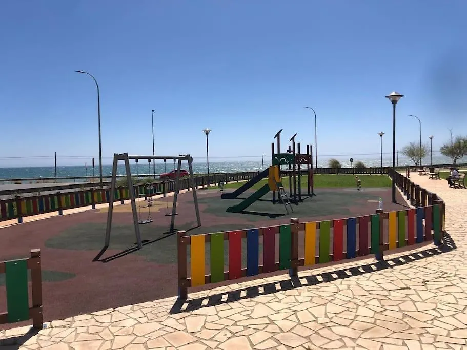 Bajo Con Jardin En Primera Linea De Playa Malaga